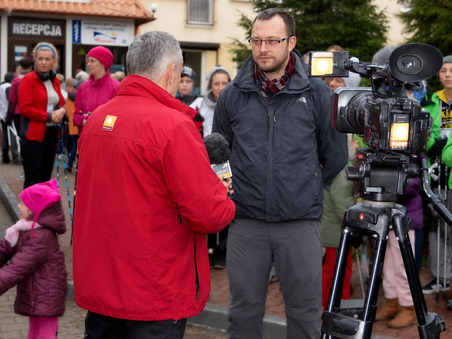 Krzysztof Walczak udziela wywiadu dla Polsat News